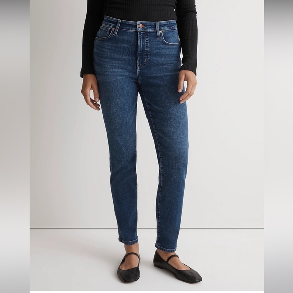 Classic Blue Women's Jeans - Picture 3 of 9